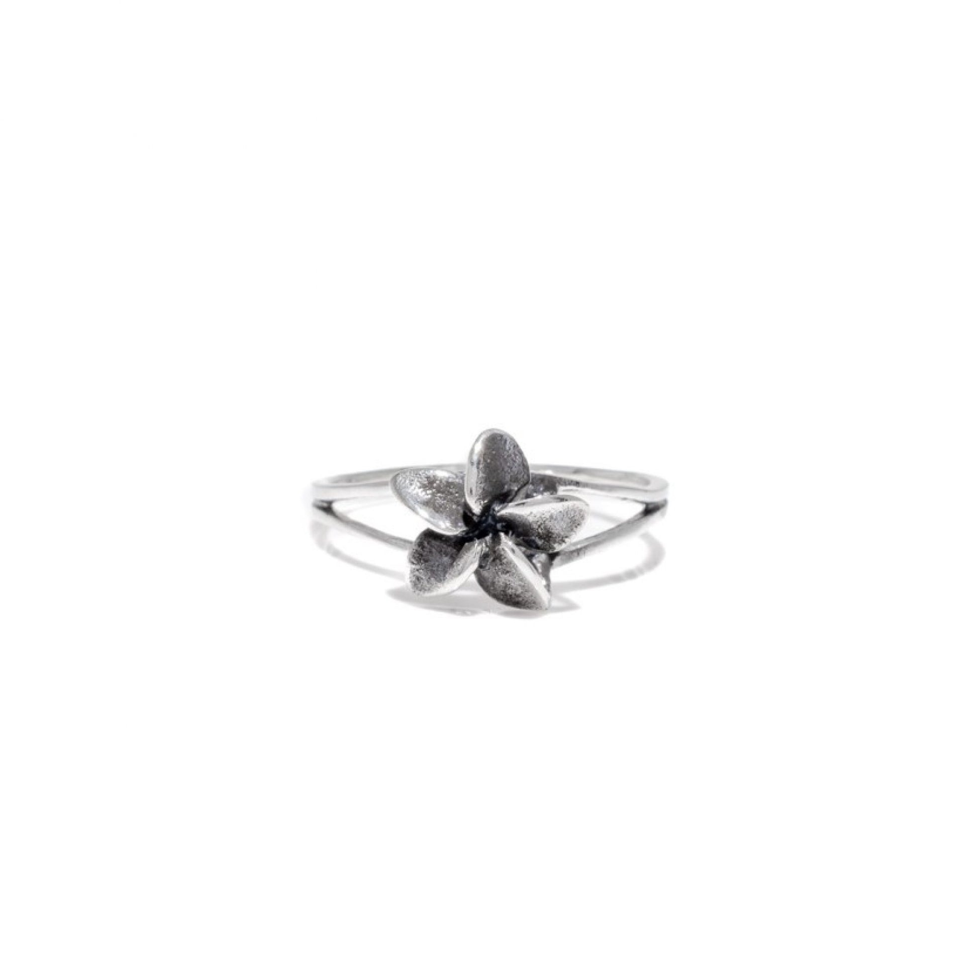 RING WITH FLOWER PATTERN Mystic Alchemy